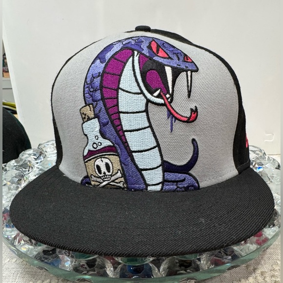 NEW ERA x TOKIDOKI HAT RARE “POISON COBRA” SZ: 7 ⅜ 59FIFTY FITTED CAP BRAND NEW